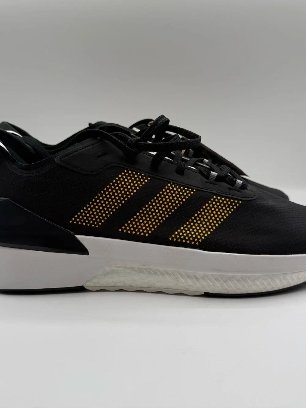 Adidas Men’s Size 13 Women’s 14 Avryn Black Solar Gold Sneakers Shoes New